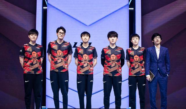 同样年轻且 同样年轻且